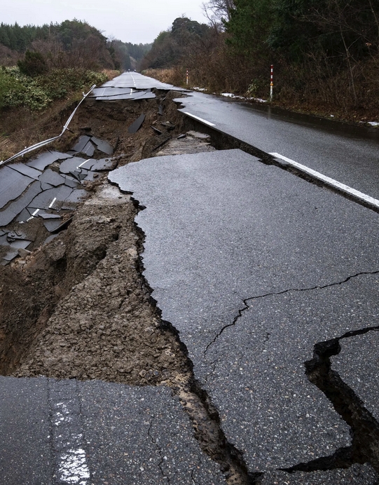 DB21/T4404-2026 降雨诱发的公路地质灾害气象风险预警等级