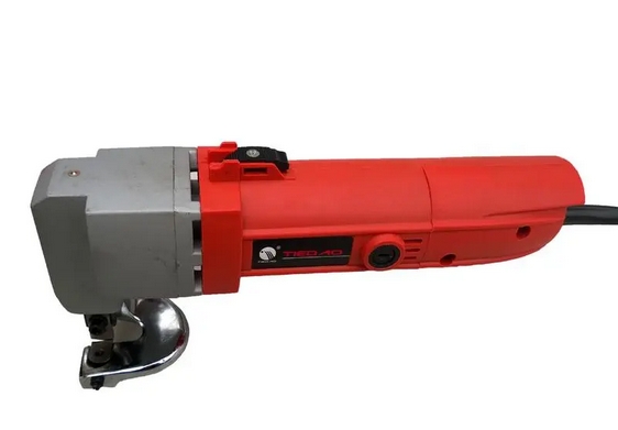 GB 3883.8-2012 手持式电动工具的安全 第2部分 电剪刀和电冲剪的专用要求