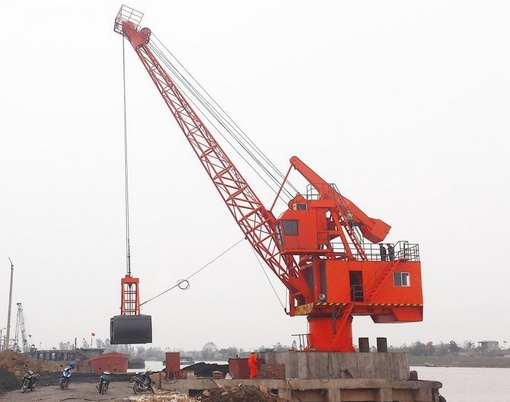 JT/T 1297-2019 港口桅杆起重机安全规程